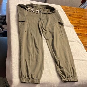 Vuori Women's Boyfriend Cargo Olive Joggers